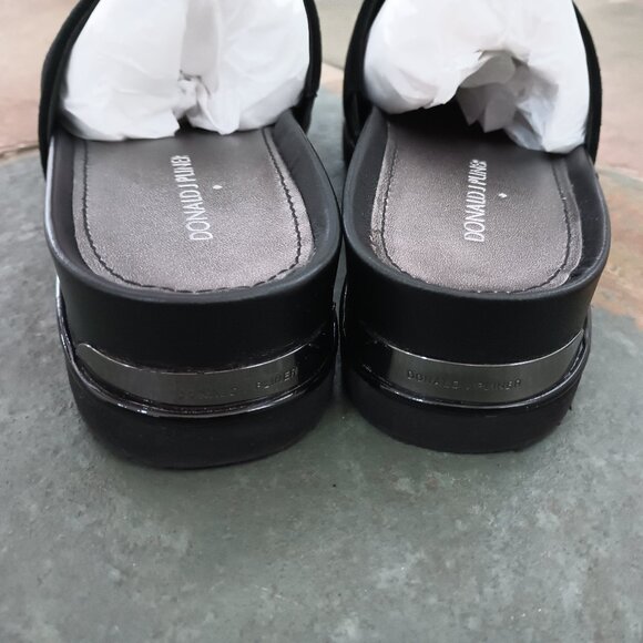 Donald J. Pliner Flats Sandals - Picture 7 of 7